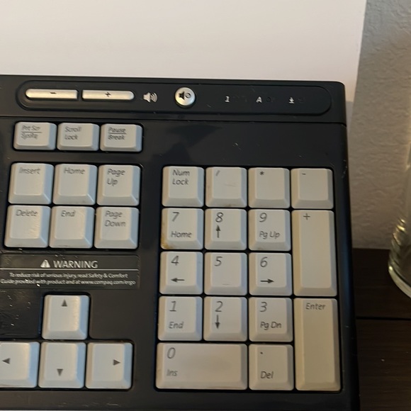 Compare keyboard Model #5137 - Picture 2 of 4